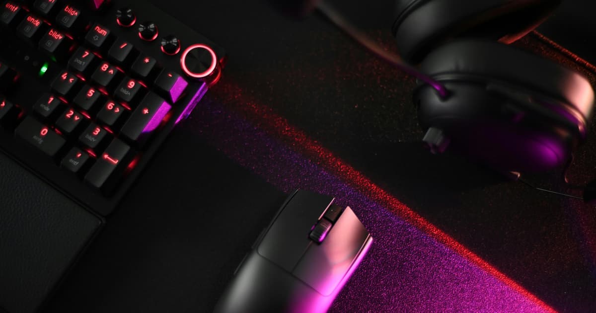 MelGeek Unveils Centauri Series Keyboards with OLED Displays and Magnetic Switches