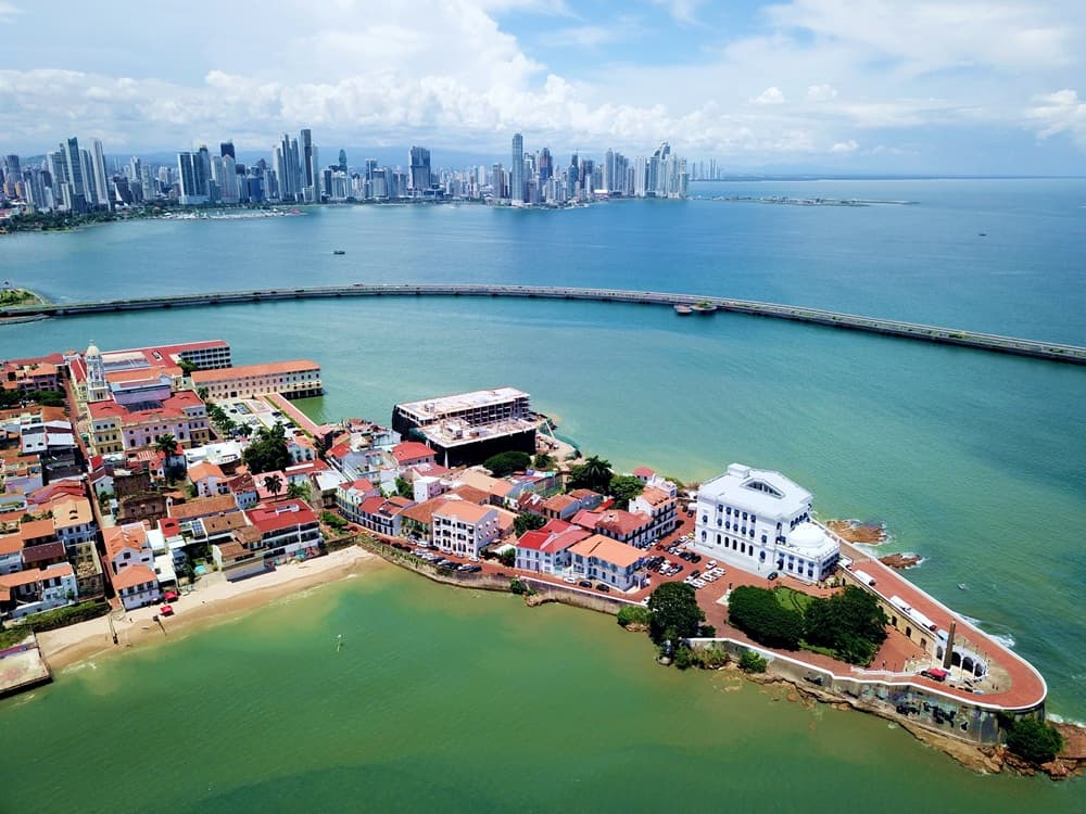 Investor Tours Reveal Panama's Reality Differs from Expectations