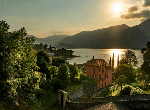 Elizabetta: Preserving Italian Craftsmanship Through Luxury Fashion Accessories