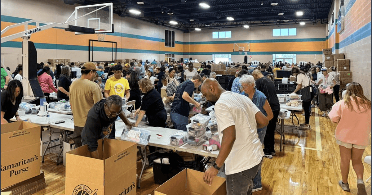 Las Vegas Volunteers Pack 15,519 Shoebox Gifts for Global Children's Initiative