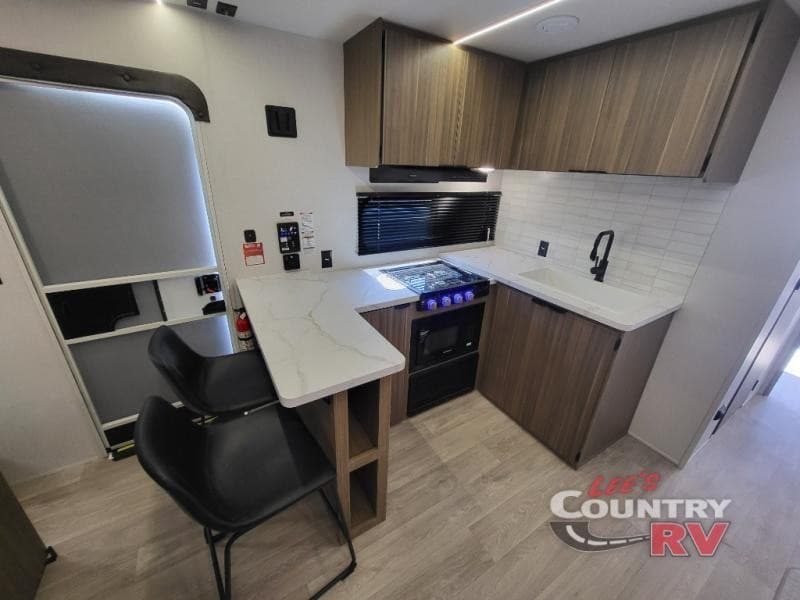 Lee’s Country RV Expands Towable RV Inventory in Batesville, Indiana