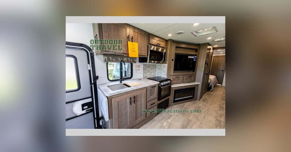 Outdoor Travel's Model Year-End Clearance Offers Discounted RVs and Motorhome Rentals in Ontario