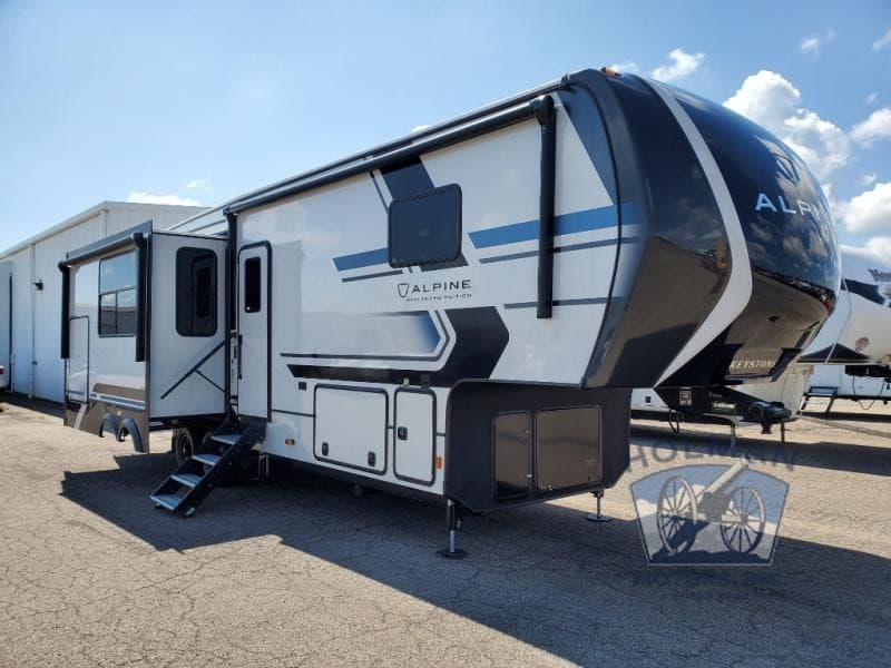 Holman RV Expands Inventory in Ohio, Adds Keystone Avalanche and Alpine Models