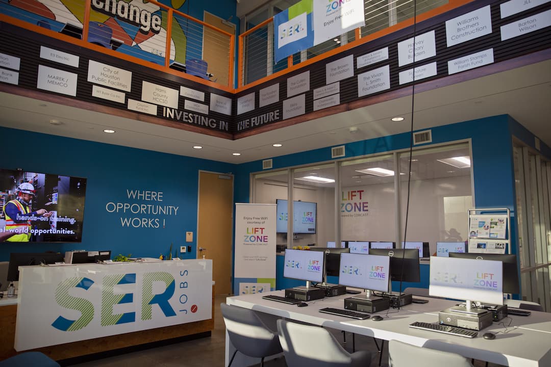 Comcast Unveils Flagship Lift Zone in Houston to Bridge Digital Divide