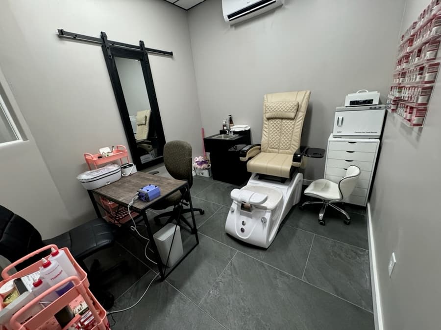 Sarah Nail Studio Opens at Hill Country Salon Suites in Georgetown