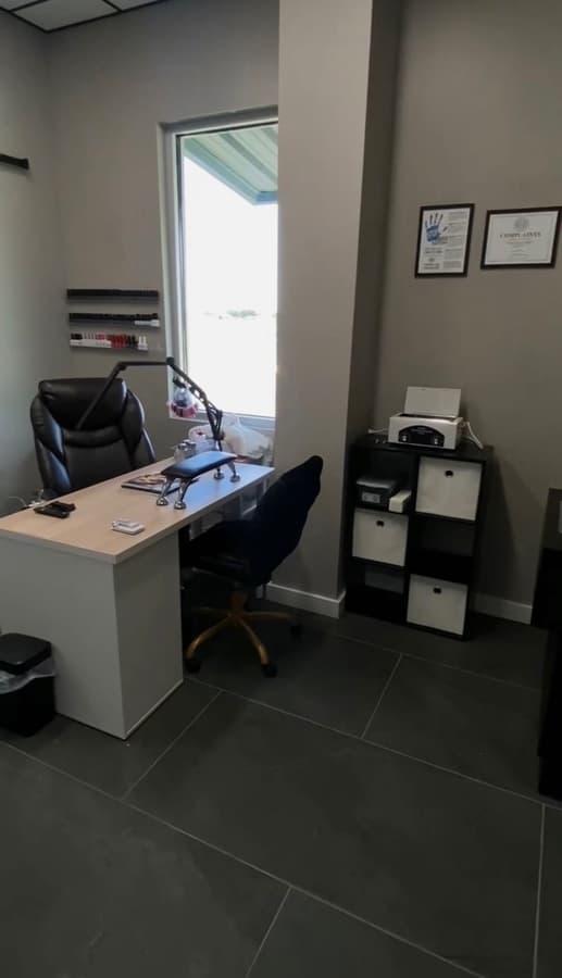 Xochitl Nails Thrives in Affordable Hill Country Salon Suites
