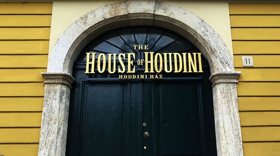 Italian Theater Faces Legal Battle Over Unauthorized Houdini Production