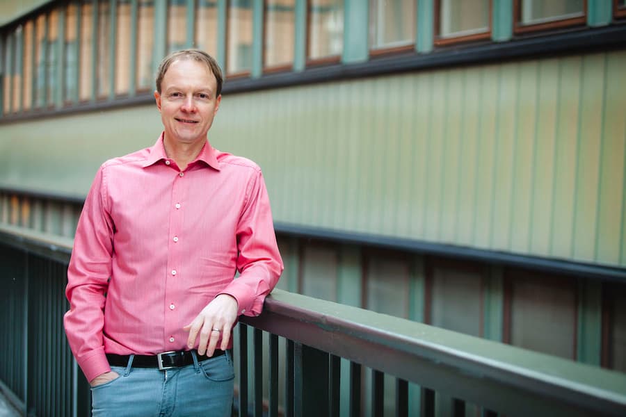 VU Compare Teams with NinaData to Revolutionize Car Lease Advertising