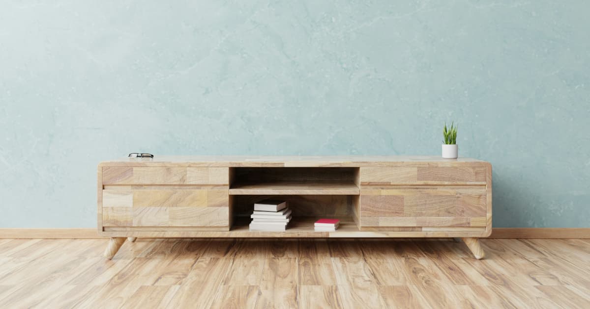 Author Elizabeth Graham Accuses Trump of Sedition While Pardoning Insurrectionists