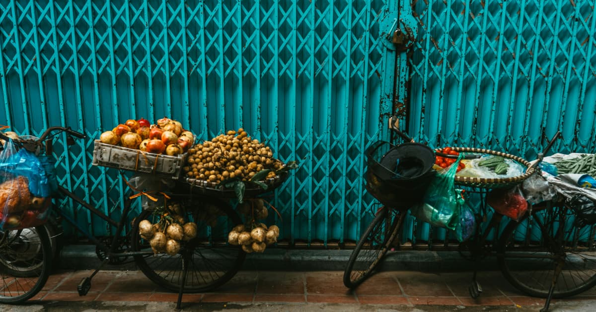 Online Dating Creates Challenges for Men, Raising Questions About Platform Adaptation