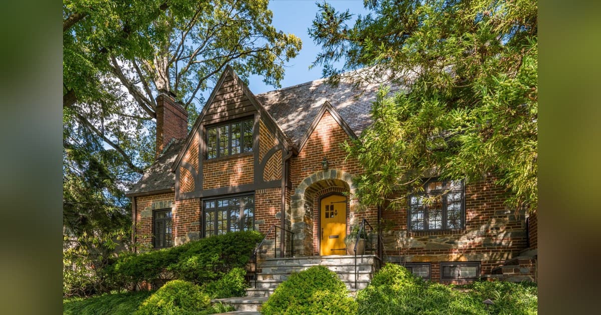 Two Careers, Two Commutes: How Dual-Income Households Pick a Home in Washington, D.C.