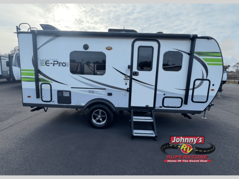Johnny's RV Superstore Expands Inventory Near Mobile, Alabama